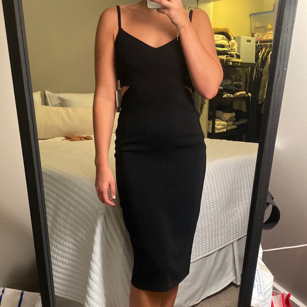 DONATING 1/18: Laundry by Shelli Segal Little Black Dress